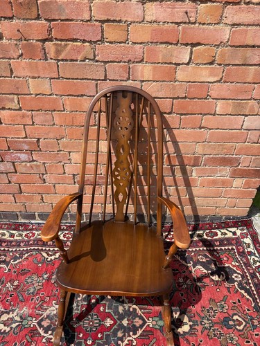 Vintage windsor style wooden - vintage, windsor-style