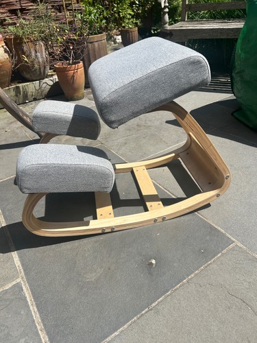 Ergonomist rocking kneeling - rocking,