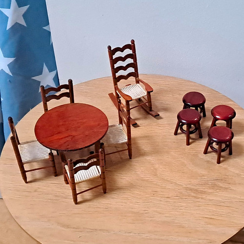Dolls house scale wooden - dolls, 1:12